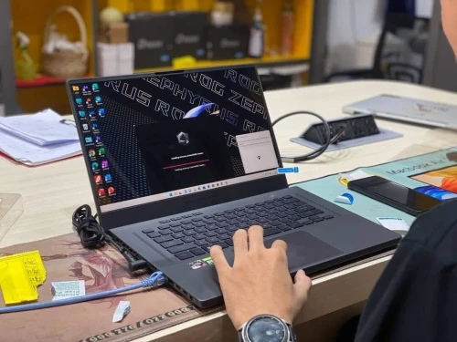ASUS ROG ZEPHYRUS G15/R9-5900Hs /16GB DDR4/ 512 gb ssd /GEFORCE RTX 3060 6GB/15.6pouce. 2.5k  165HZ