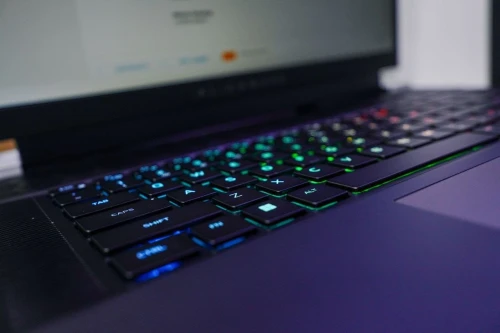 ALINEWAER X16 R1/INTEL I7-13700H/ram16 gb ddr5/disk 1024 gb ssd/nvidia RTX 4060/16 pouce 2.5K 240Hz 