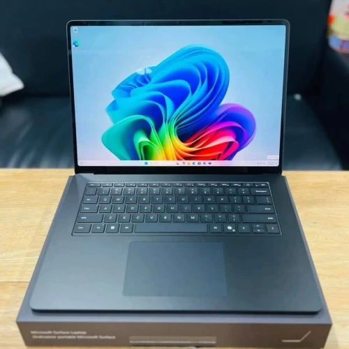 MICROSOFT SURFACE LAPTOP 6/Ultra 7 165H/16GB LPDDR5x/ 256 SSD/ Intel Arc Graphics 4GB/ 14 POUCE 2.8K