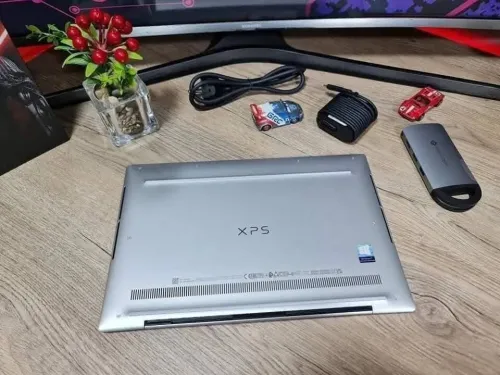 DELL XPS 9310 EVO/ intel I7 -1195G7/16GB  DDR4/1TB SSD NVEM/ 13.3 POUCE 4K TACTILE/
