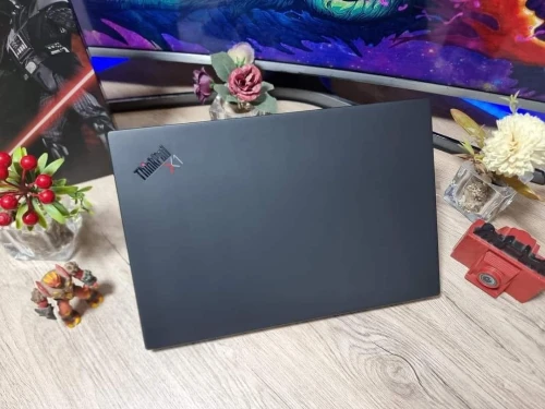 LENOVO THINKPAD X1 CARBONE GEN 9 INTEL I5-1135G7 4.9ghz 16gb ddr4  256gb ssd 14 IPS fullhd+