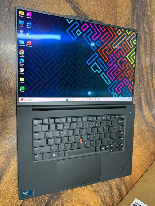 LENOVO THINKPAD P1 GEN 7 2025/Ultra 9 185H/RAM 64GB/3TB SSD/NVIDIA RTX 200ADA 8GB/ECRAN 16 2K 165HZ
