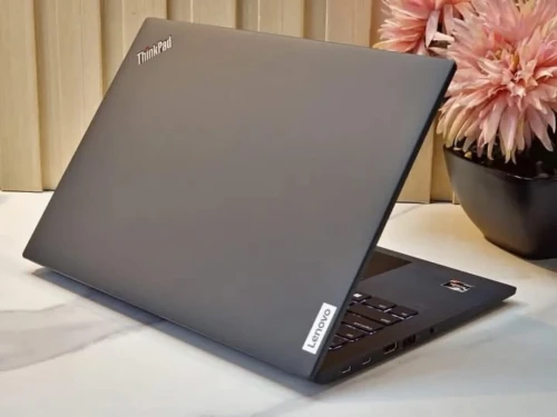 LENOVO THINKPAD T14S GEN 4/RYZEN 7 PRO 7840U/32 GB/256SSD/14 pouce ips FHD+  TACTILE
