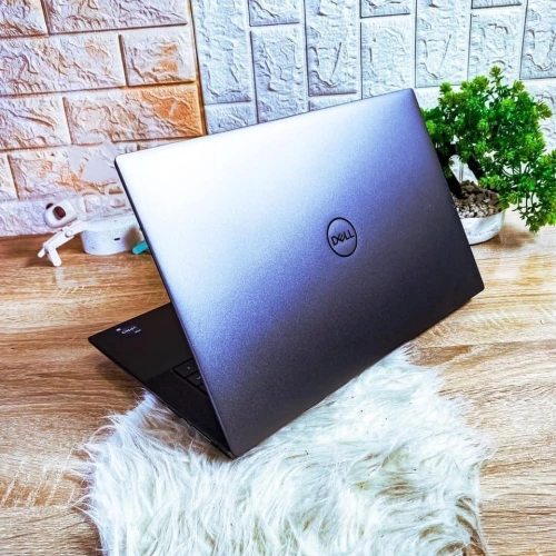 DELL PRECISION 5570 2022 station  INTEL I9-12900H 32GB DDR5 512 GB SSD RTXA2000 15.6 4K TACTILE