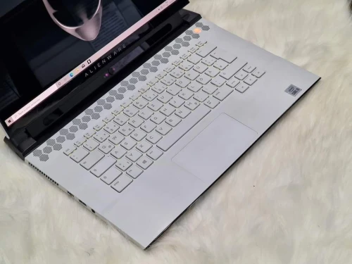  ALIENWARE M15 R3 4k/I7-10750H 4.8GHZ/RAM 16GB/1TB SSD/NVIDIA RTX 2070 8GB/ECRAN 15.6POUCE 4K