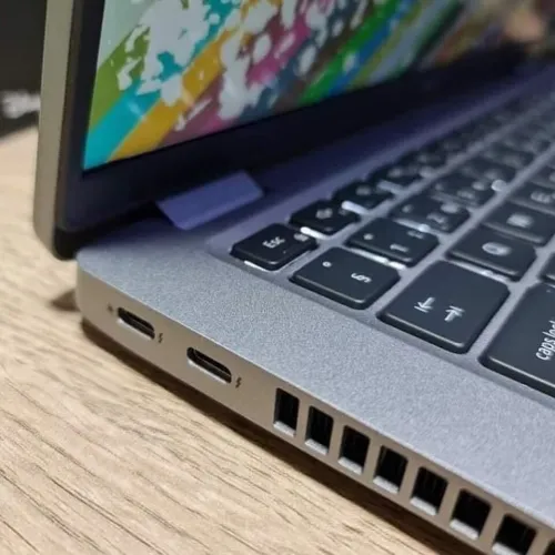 DELL LATITUDE 5520 i5 vpro/I5 -1135G7/16gb ddr4/256 gb ssd/intel iris xe graphique 4gb/15.6  fhd