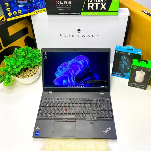 LENOVO THINKPAD P15V GEN 3 STATION DE TRAVAIL/I7-12800H 5GHZ/RAM 32GB DDR5/NVIDIA QUADRO T1200 4GB 