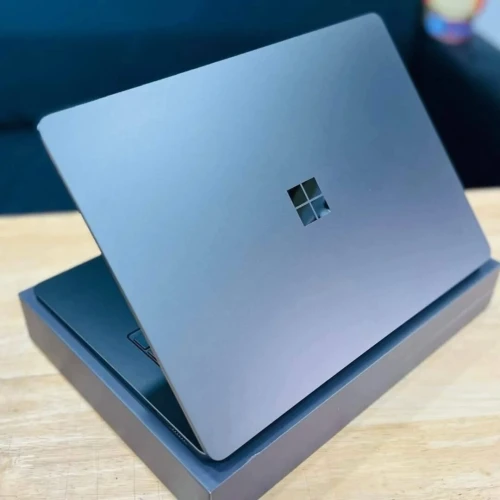 MICROSOFT SURFACE LAPTOP 6/Ultra 7 165H/16GB LPDDR5x/ 256 SSD/ Intel Arc Graphics 4GB/ 14 POUCE 2.8K