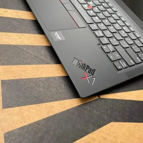 LENOVO THINKPAD X1 CARBONE GEN 11 2024/I7-1355U 5.2GHZ/RAM 32GB DDR5/1TB SSD/ECRAN 14 3K OLED