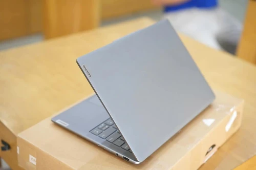 LENOVO 7I SLIM 2025/ULTRA 7 155H/RAM 32GB/1TB SSD/INTEL ARC 4GB/ECRAN OLED TACTILE 