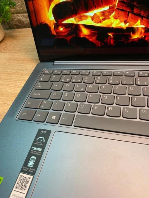 LENOVO YOGA 7/RYZEN 7-8845HS/16GB DDR5/512GB SSD/RTX 3050 4GB/14.1 POUCE 2.5K OLED TACTILE