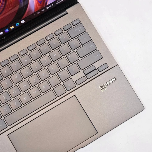 ASUS ZENBOOK 14 OLED/ULTRA 5 135H/RAM 8GB DDR5/512GB SSD/ECRAN 14 3K OLED TACTILE 