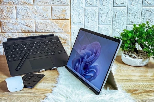 MICROSOFT SURFACE PRO 8 2023 I7-1185G7 / 16GB DDR4 4267 / 256GB SSD / ECRAN 13.3 3K TACTILE