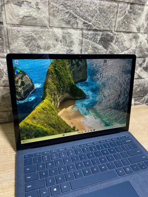 SURFACE LAPTOP 3/INTEL  I5-1035G7/08  DDR4/256GB  SSD/intel UHD graphique 4gb/13.4  2k tactile      