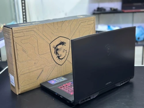 MSI KATANA 17/INTEL i7-13620H/RAM 16gb  DDR5/ NIVIDIA RTX 4060 08/DISK 512 NVME/17.3 FHD 144 HZ  