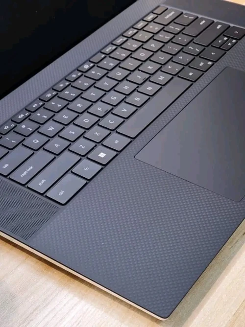 DELL XPS 17 9730 2025/I9-13900H/RAM 32GB/1TB SSD/NVIDIA RTX 4070 8GB/ECRAN 17 4K OLED TACTILE 