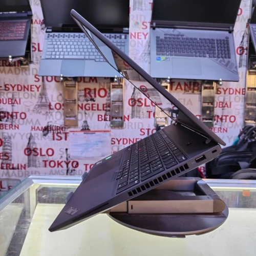 LENOVO THINKPAD P16S /RYZEN PRO 7-7840U  5GHZ/RAM 32GB/DISK 512GB SSD/RADEON 780M 4GB/ECRAN 16.1POUCE