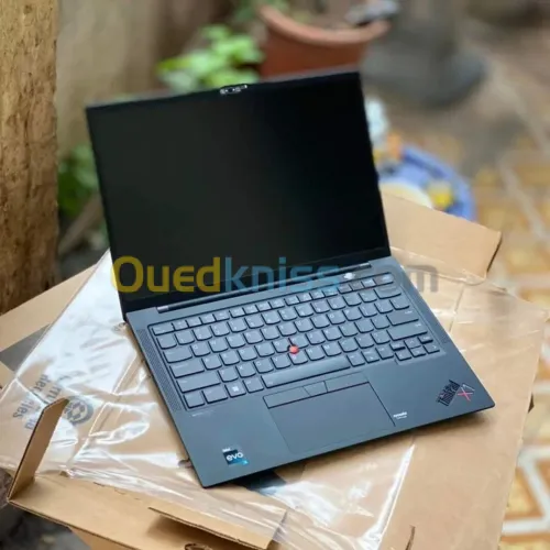 LENOVO THINKPAD X1 CARBONE GEN 11 2024/I7-1355U 5.2GHZ/RAM 32GB DDR5/1TB SSD/ECRAN 14 3K OLED