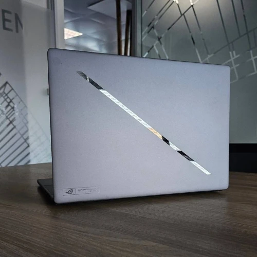ASUS ROG ZEPHYRUS G16/ULTRA 9 -185H/32 GB DDR5/1024GB SSD/NVIDIA RTX 4070 08GB/16 " OLED 2.5K 240HZ
