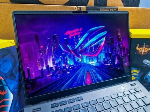 ASUS ROG ZEPHYRUS G14/AMD RYZEN 9-7940HS/32GB DDR5/1024gb ssd/RTX 4060 8GB/14.5  POUCE 3K OLED 120HZ