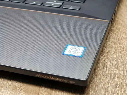 ASUS  ProArt Studiobook 17 / intel I7 -9750H /RAM 64GB  DDR4   3200MHZ /DISK 1024GB ssd nvum /carte graphique  NVIDIA  QUADRO RTX 3000 6GB UP 24GB /Display: 17-inch, FHD+  16:10