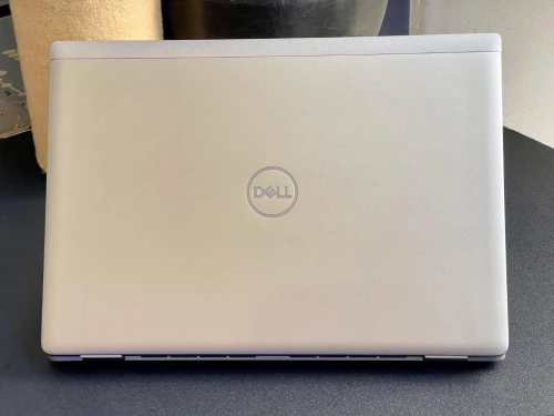 DELL LATITUDE 7450/ULTRA 5 135U 5GHZ/RAM 16GB DDR5/256gb ssd/ECRAN 14.1 POUCE