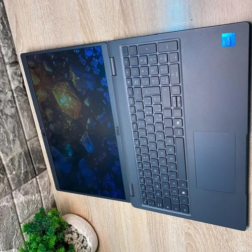 DELL LATITUDE 3550/INTEL I5-1345U/16GB DDR4/512GB SSD/intel iris xe graphique 4gb/15.6  pouce fulhd 