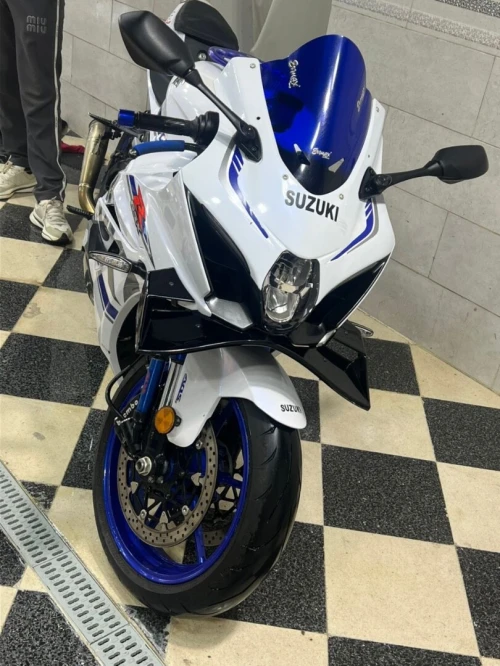 Suzuki gsxr L8R 2018