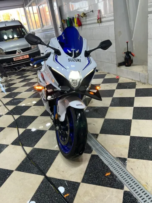 Suzuki gsxr L8R 2018