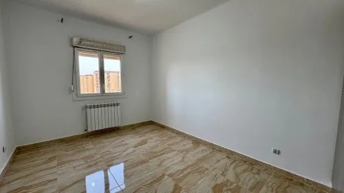 Location Appartement F4 Oran Sidi chami