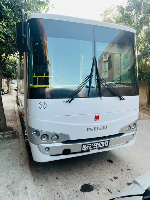 Isuzu bus 2014