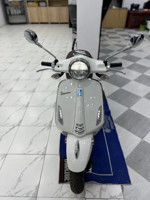 Piaggio Vespa 