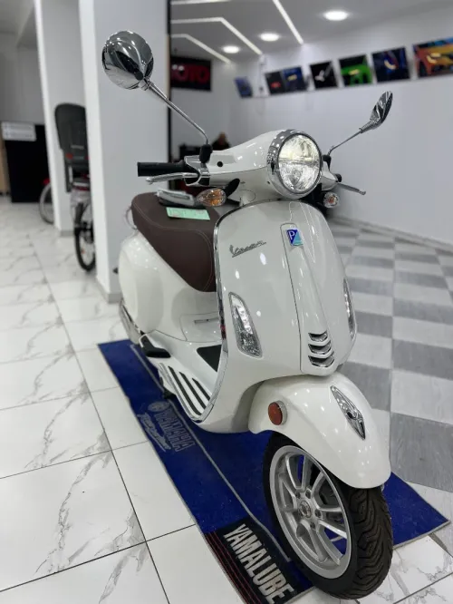 Vespa Primavera 2024