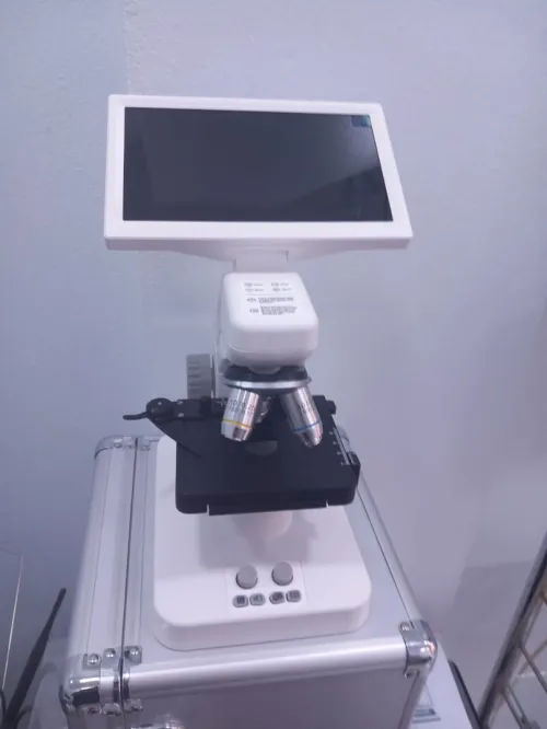 microscope numerique didactique avec tablette  مجهر رقمي مجهز بشاشة 