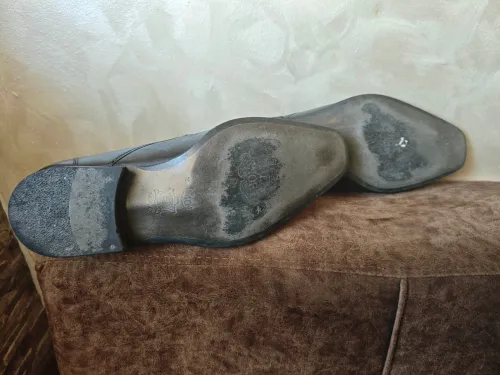 Chaussures classique en cuir comme neuves