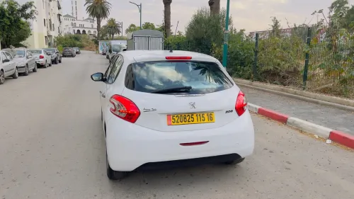 Peugeot 208 2015 Access Facelift