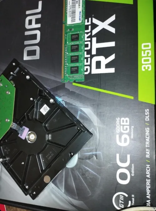 Carte graphique RTX 3050 6GB + RAM DDR3 4GB + HDD 500GB