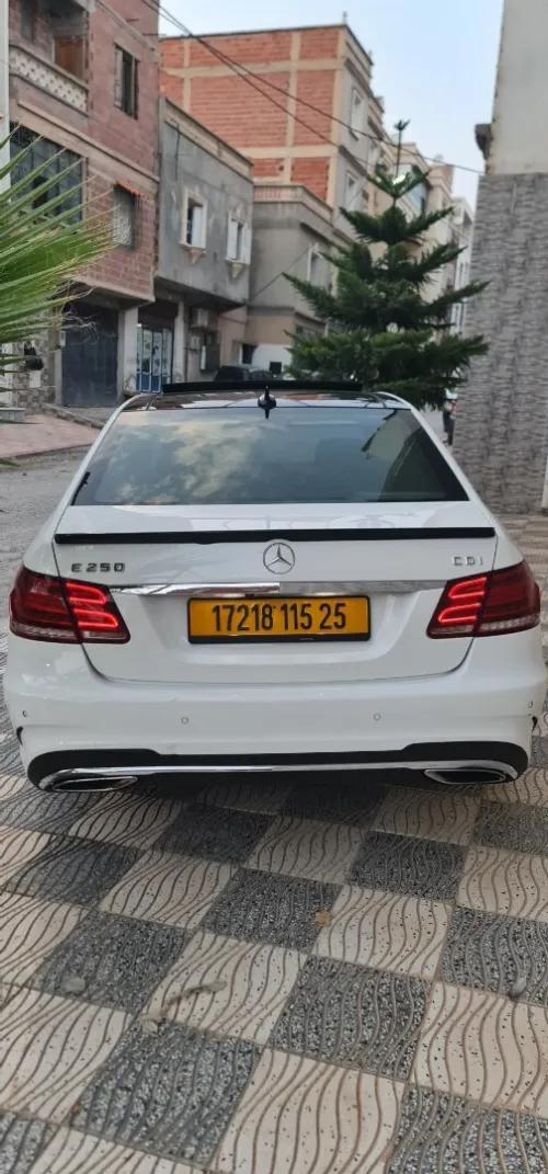 Mercedes Classe E 2015 AVANTGARDE Pack AMG