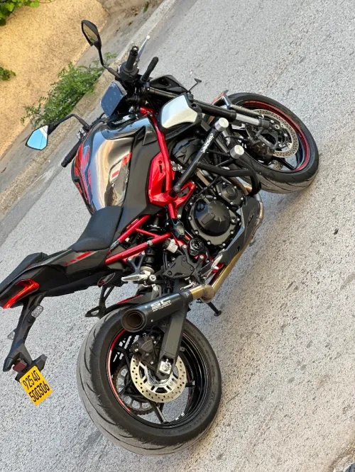 Kawasaki Z900 2025