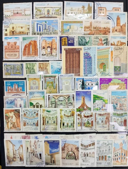 Une collection de timbres d'Algérie oblitérés