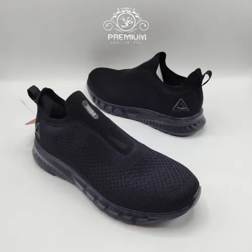 Peak sport slip on