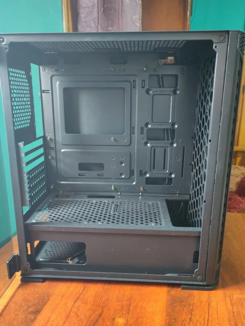 Boitier Raidmax F01 sans ventilateur بدون مراوح اقرا
