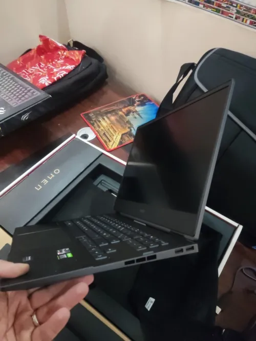 PC portable OMEN by HP 16