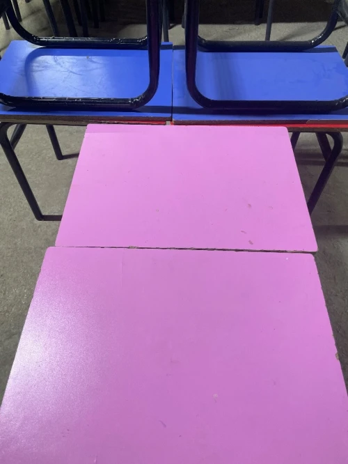 LOT TABLE CHAISE ÉCOLE 
