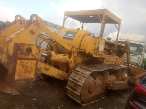 BULLDOZEUR  caterpillar BULLDOZEUR D8H 