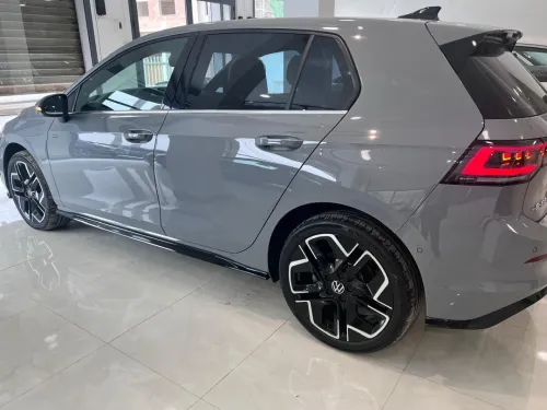 Volkswagen Golf 8 2025 R-Line