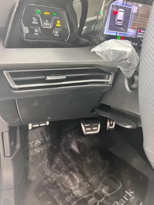 Volkswagen Golf 8 2025 R-Line