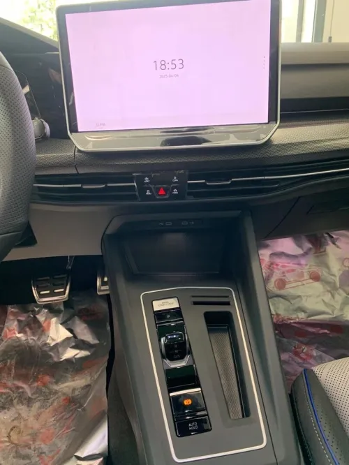 Volkswagen Golf 8.5 Gris Nardo 2025 R Line
