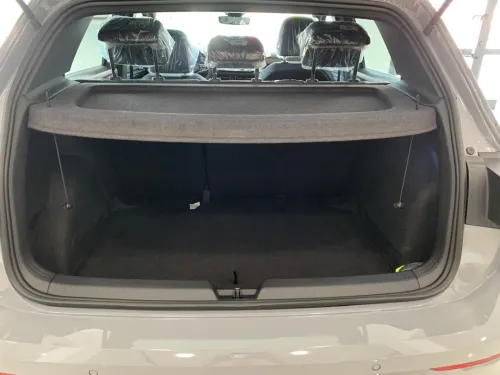 Volkswagen Golf 8.5 Gris Nardo 2025 R Line