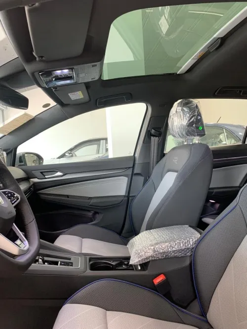 Volkswagen Golf 8.5 Gris Nardo 2025 R Line